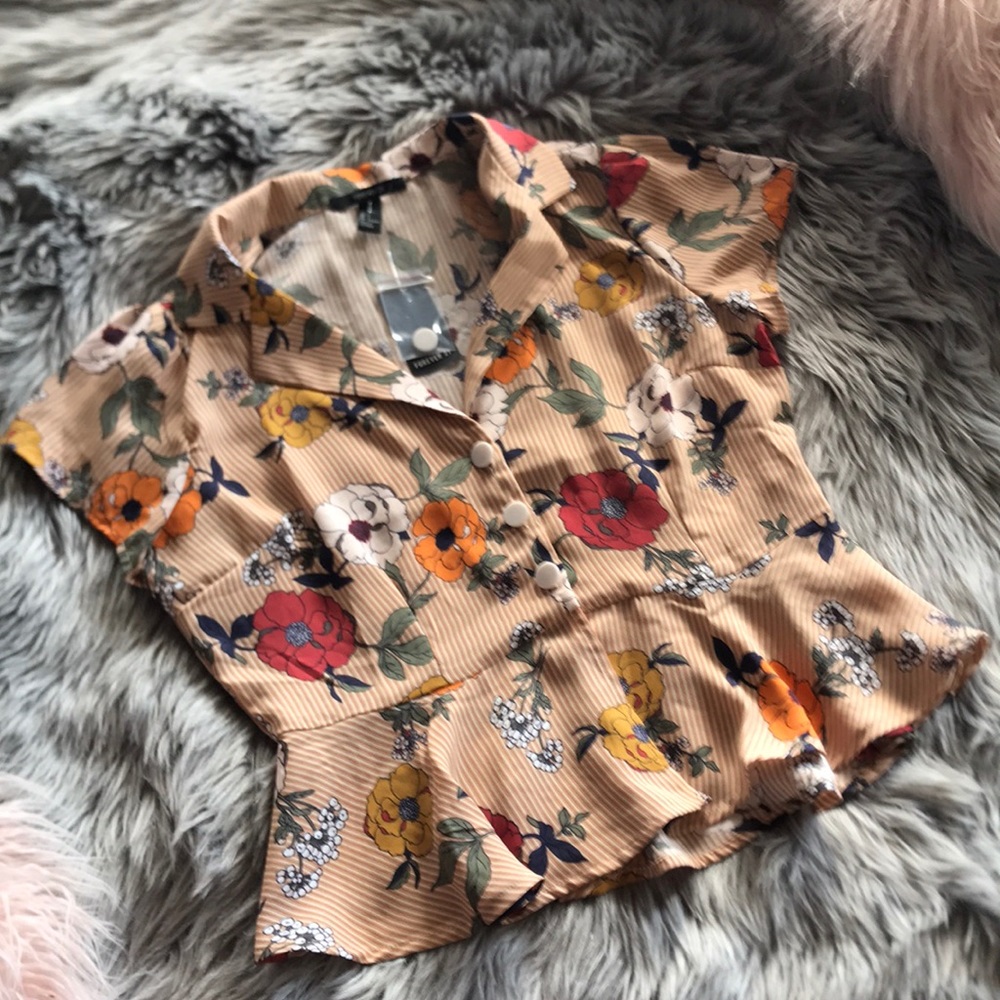 Forever 21 Retro Inspired Button Up Peplum Top